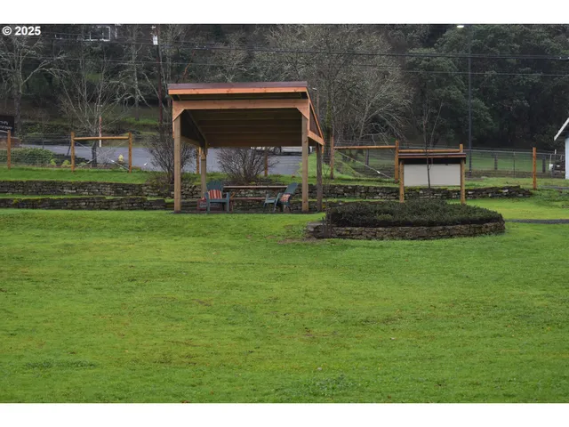 $85,000 | 135 Crest Drive, Myrtle Creek, OR 97457