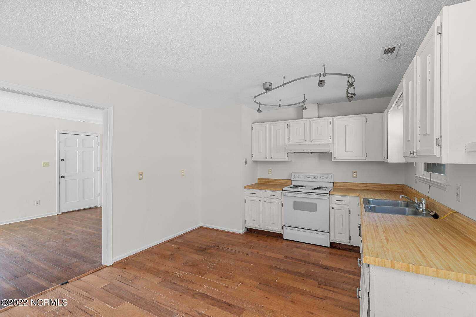 217 Sand Ridge Road Hubert, NC 28539 - Photo 9 of 31 9