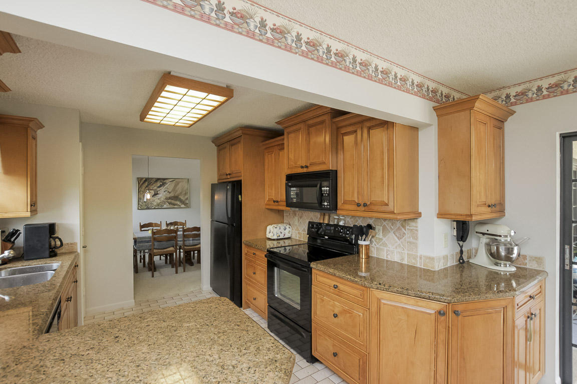 23166 Southwest 58th Avenue Boca Raton, FL 33428 - Photo 13 of 32 0010