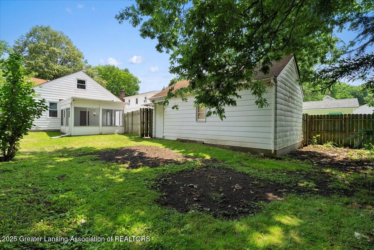1716 South Rundle Avenue Lansing, MI 48910 - Photo 35 of 36 27-Media Jett - 27