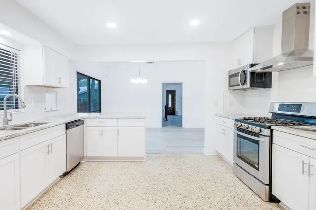 $514,500 | 2 Warwick Drive, Shalimar, FL 32579