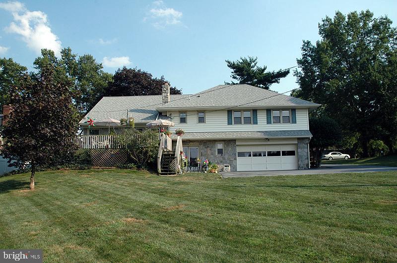 407 Ruth Ridge Drive Lancaster, PA 17601 - Photo 3 of 15 Gallery Image 3
