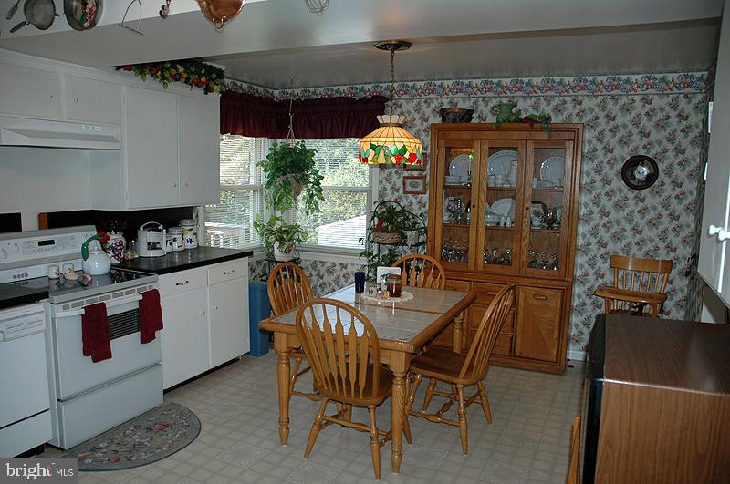 407 Ruth Ridge Drive Lancaster, PA 17601 - Photo 5 of 15 Gallery Image 5