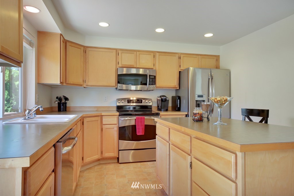 18823 132nd Place Southeast Renton, WA 98058 - Photo 9 of 23