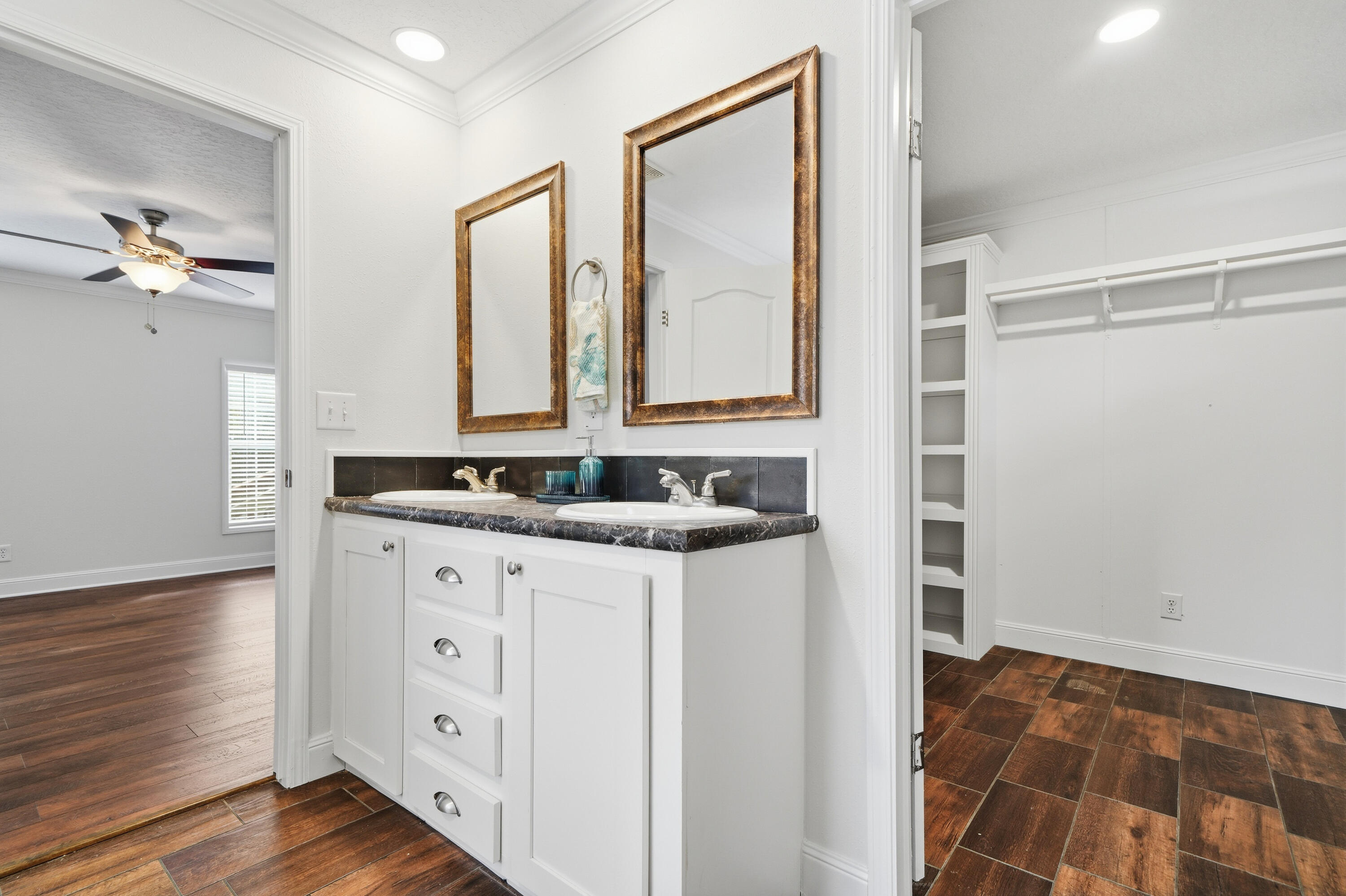 549 Shadow Lane Freeport, FL 32439 - Photo 23 of 47 DSC02779 - Copy