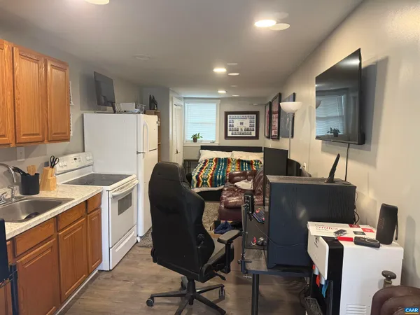 $1,100 | 165 Madison Lane, Unit F, Charlottesville, VA 22903