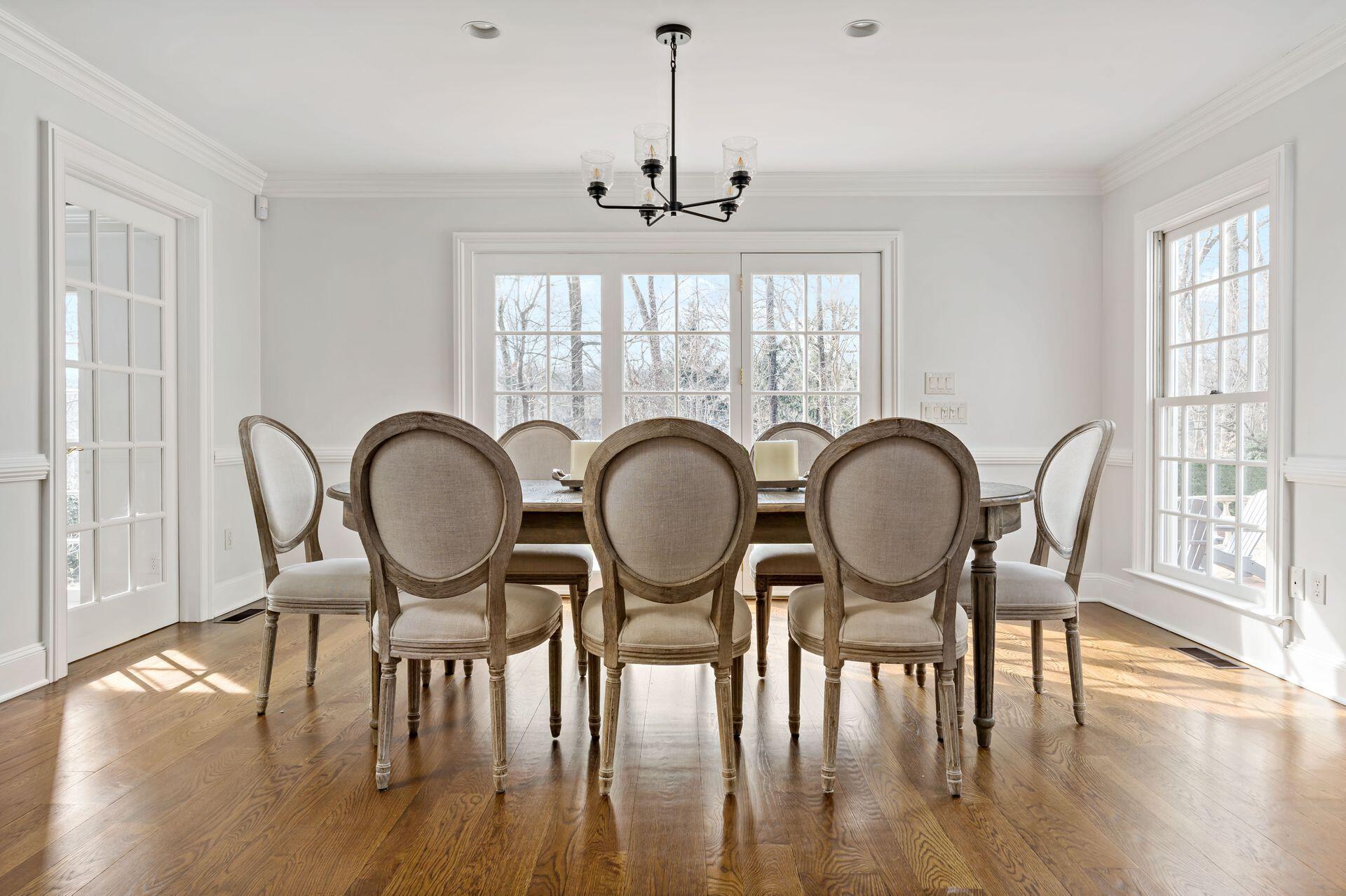 327 Frogtown Road New Canaan, CT 06840 - Photo 17 of 44 Eat-in Kitchen