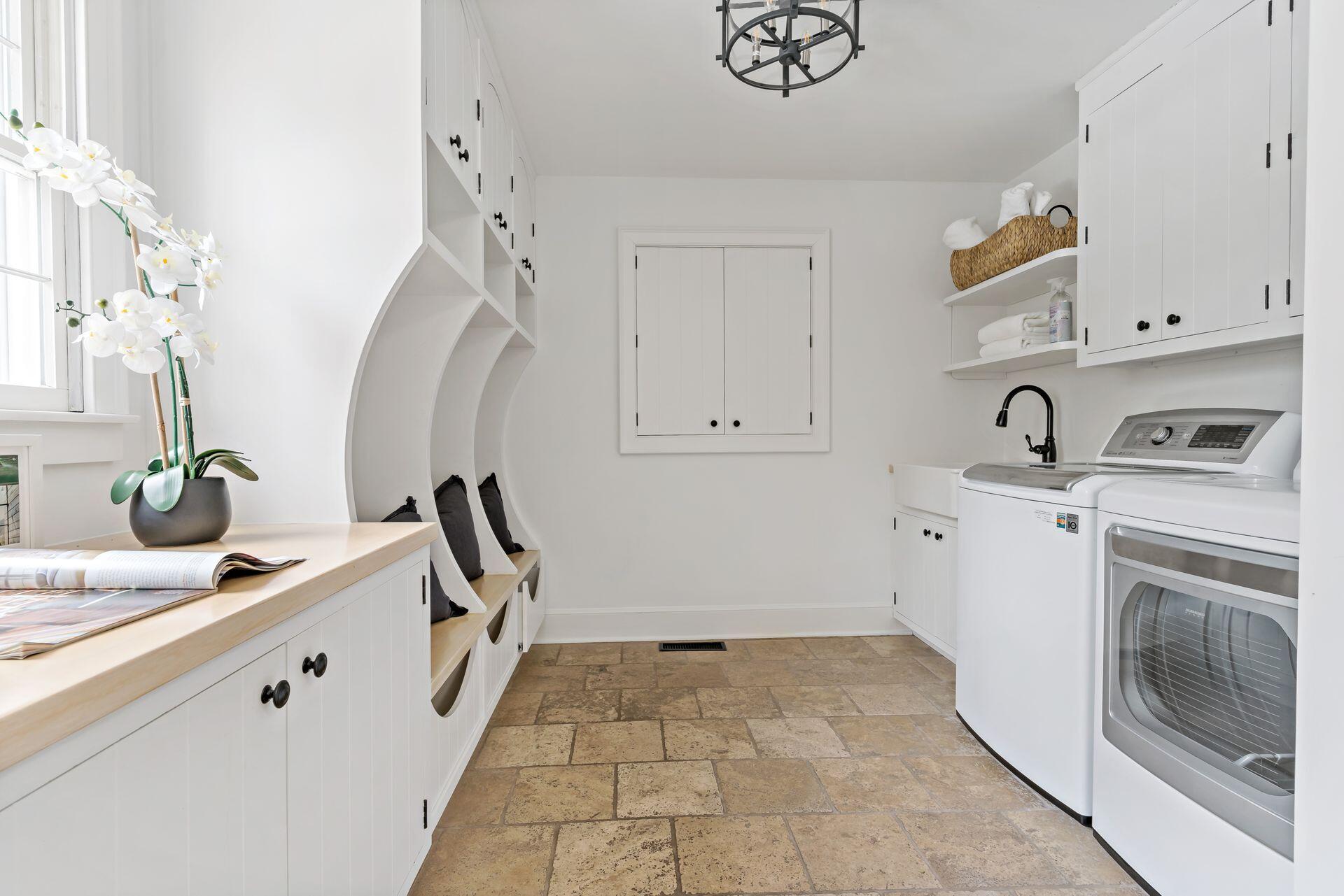 327 Frogtown Road New Canaan, CT 06840 - Photo 22 of 44 Mudroom