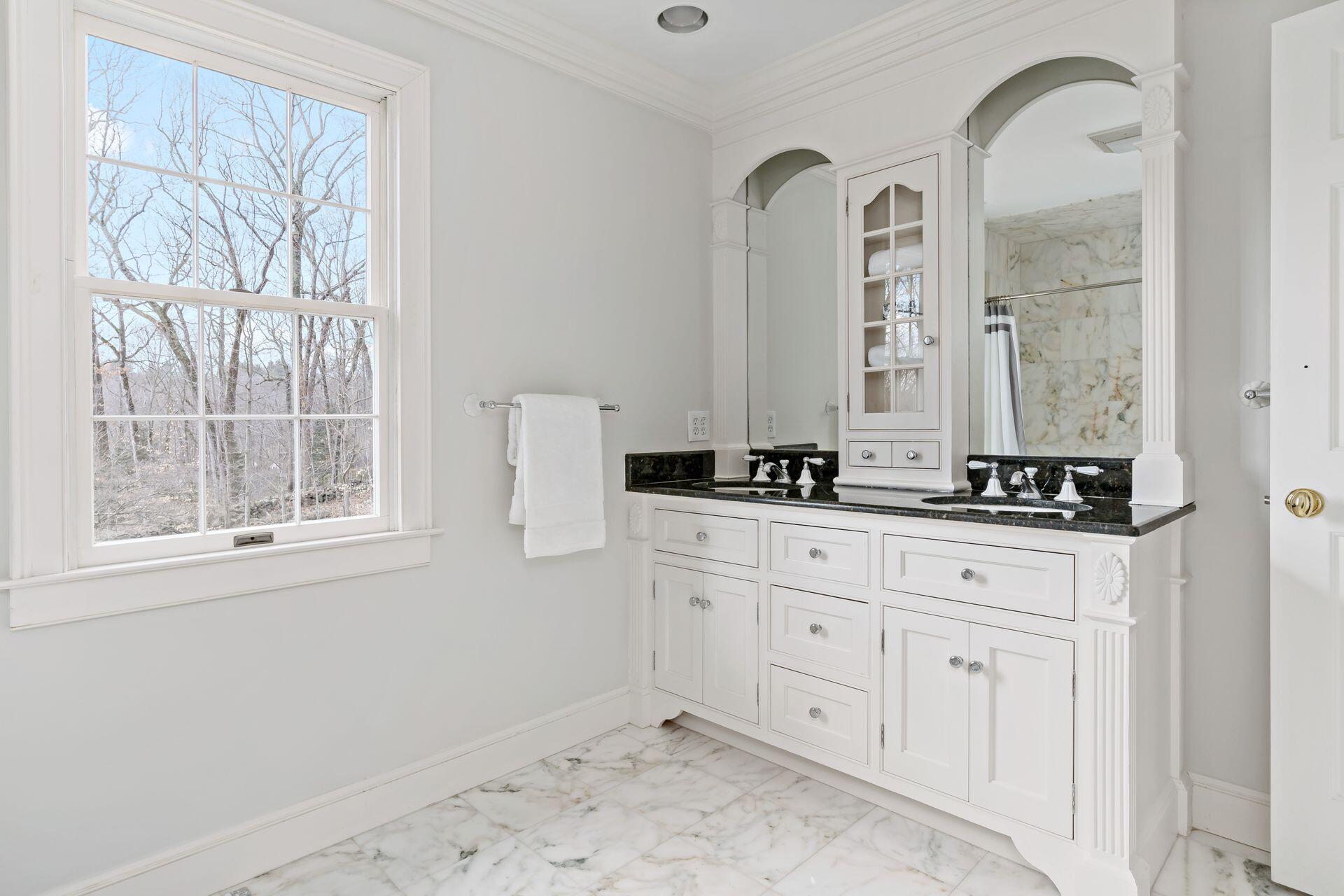 327 Frogtown Road New Canaan, CT 06840 - Photo 27 of 44 Primary Bath