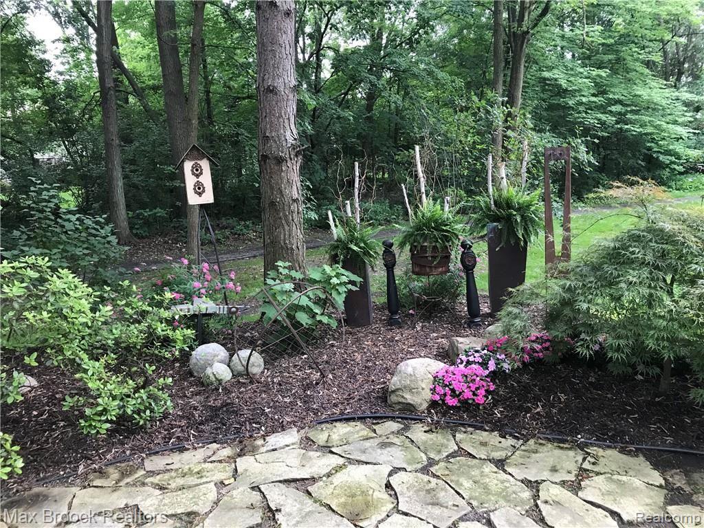 35145 Old Timber Road Farmington Hills, MI 48331 - Photo 43 of 48