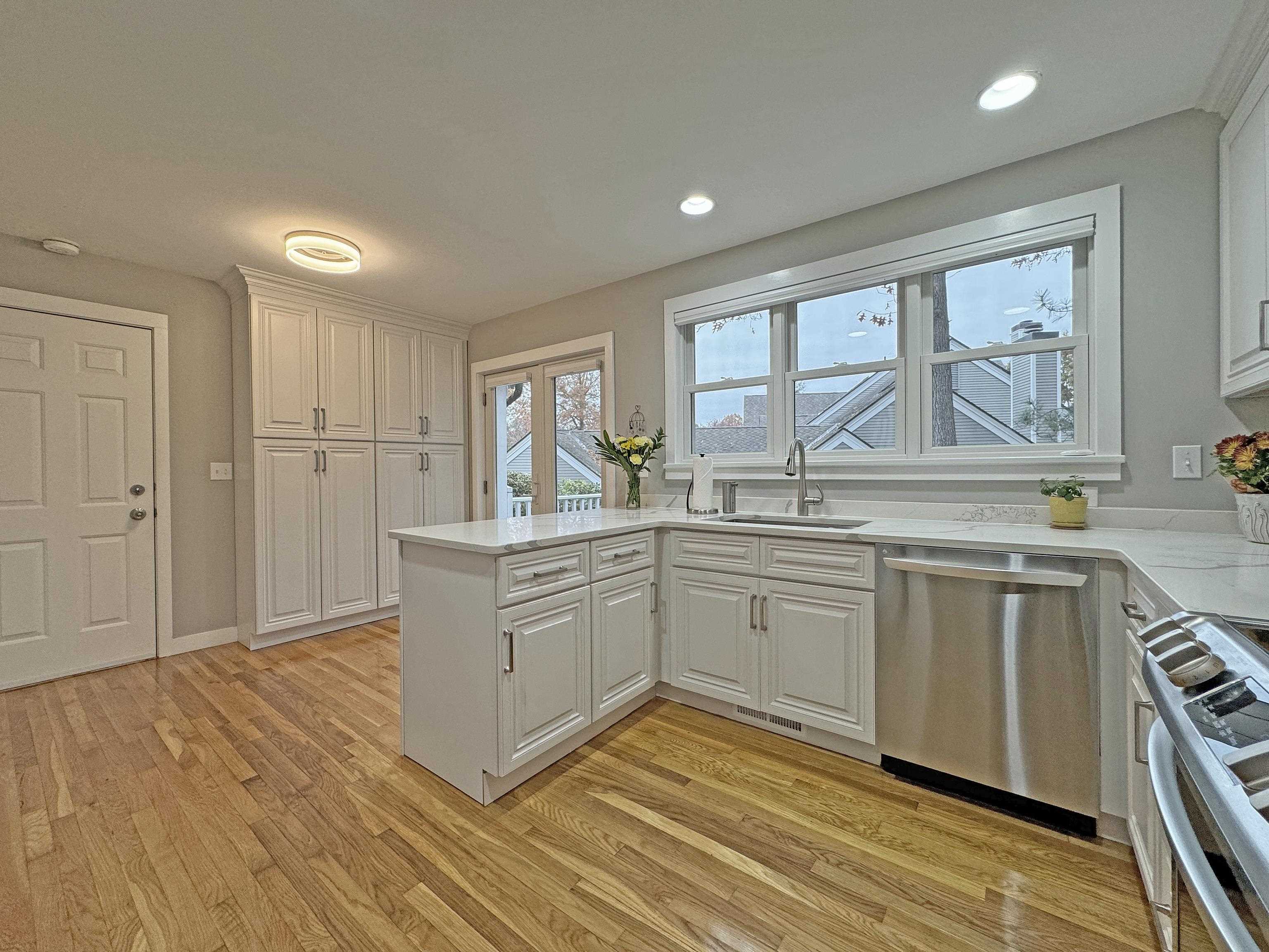 44 Cherry Hollow Road Nashua, NH 03062 - Photo 3 of 51 Gallery Image 3
