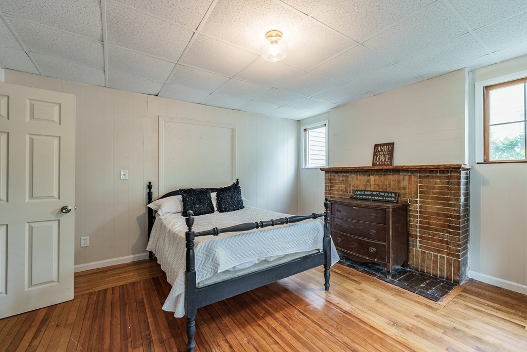 28 Longview Street Springfield, MA 01108 - Photo 12 of 40