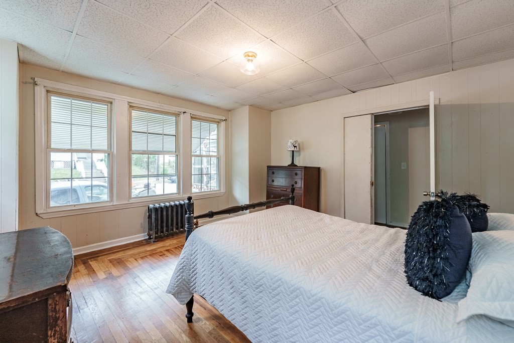28 Longview Street Springfield, MA 01108 - Photo 13 of 40