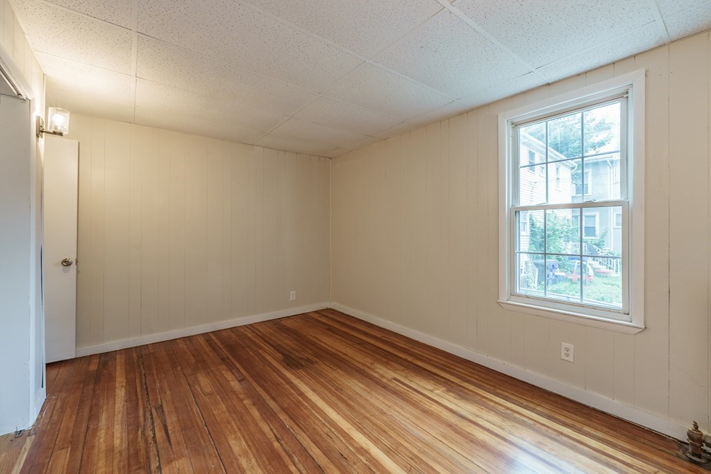 28 Longview Street Springfield, MA 01108 - Photo 19 of 40