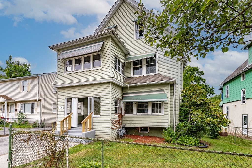 28 Longview Street Springfield, MA 01108 - Photo 2 of 40