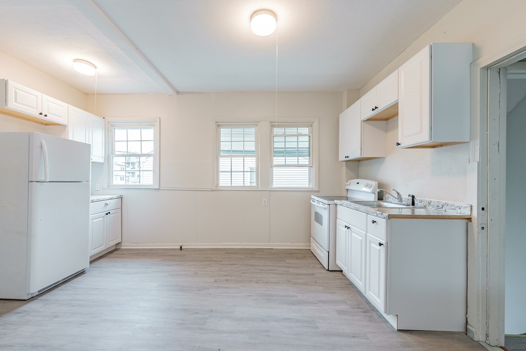 28 Longview Street Springfield, MA 01108 - Photo 21 of 40