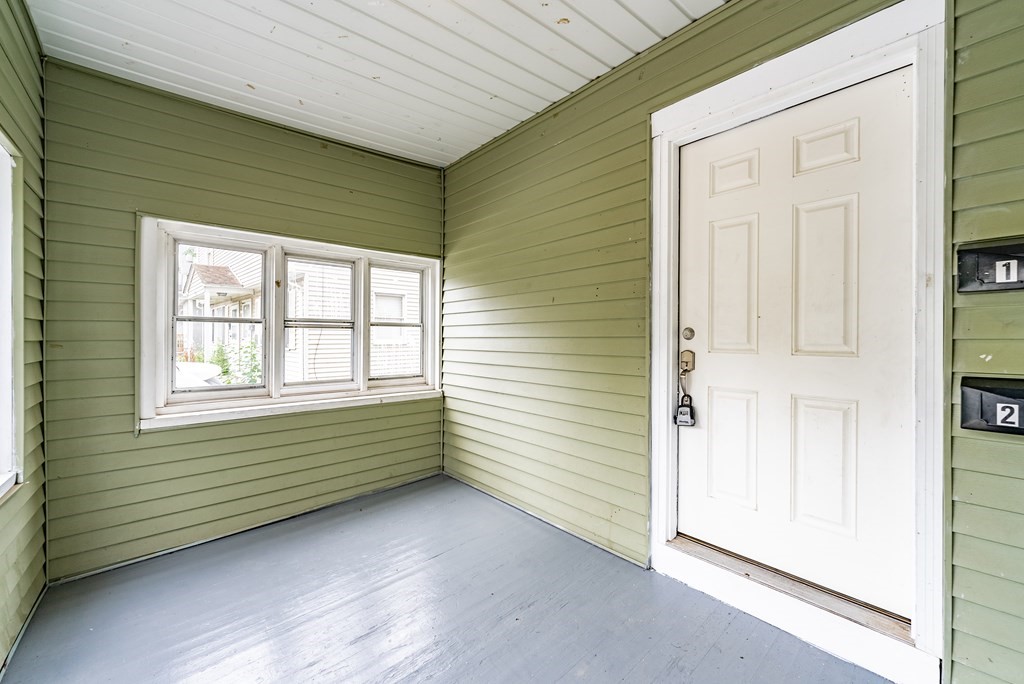 28 Longview Street Springfield, MA 01108 - Photo 3 of 40