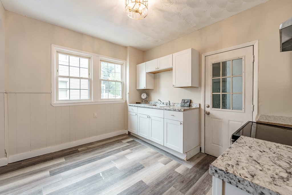 28 Longview Street Springfield, MA 01108 - Photo 6 of 40