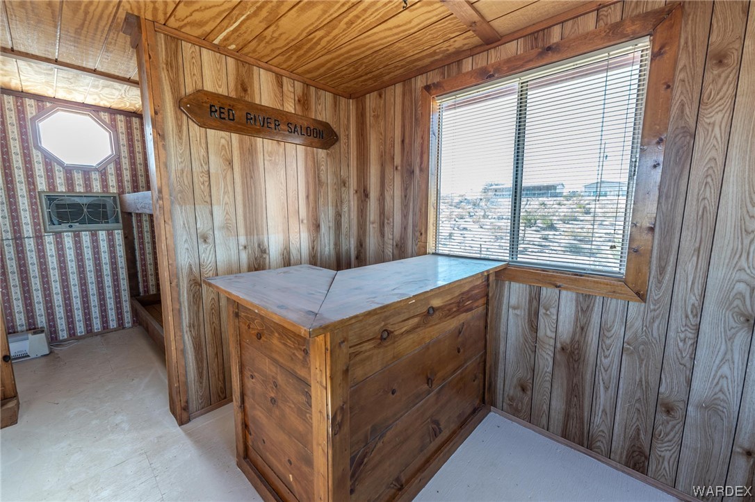 180 Sunfish Way Meadview, AZ 86444 - Photo 36 of 42 a kitchen that has a large window in it