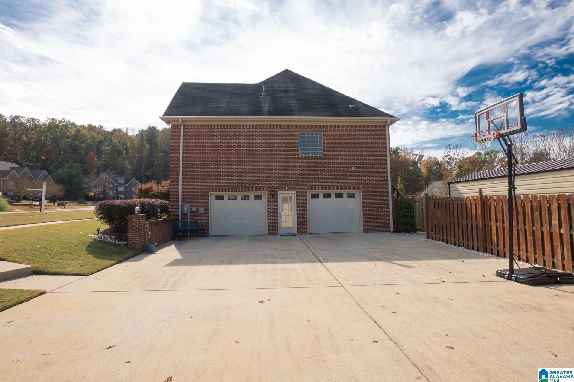 400 Cornwall Drive Alabaster, AL 35114 - Photo 4 of 36