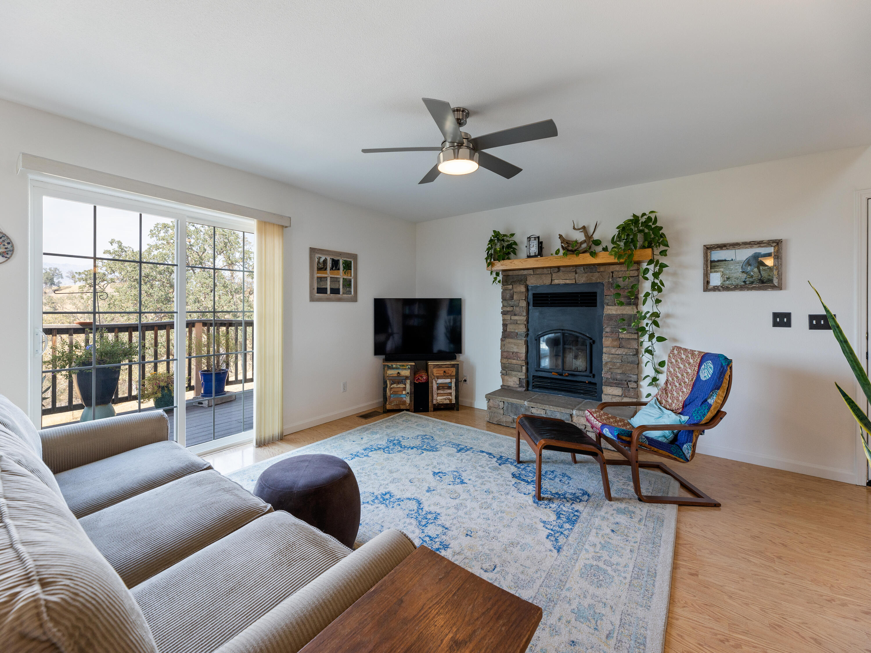 12881 Gas Point Road Igo, CA 96047 - Photo 4 of 26 712A0481