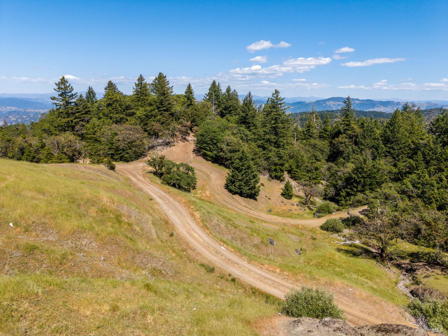 55685 Registered Guest Road Laytonville, CA 95454 - Photo 3 of 9
