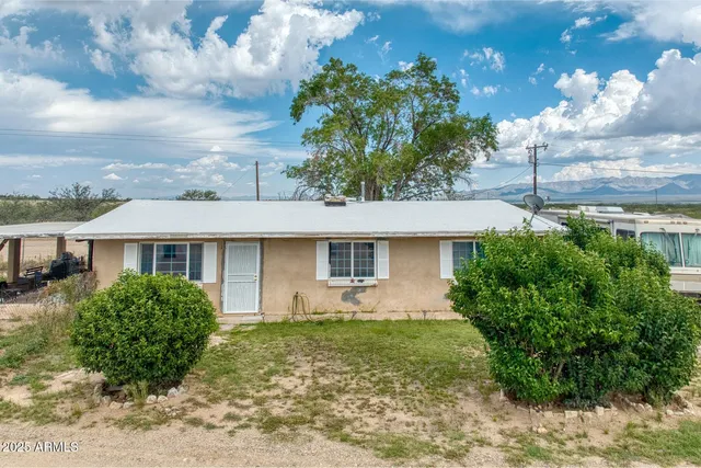 $139,900 | 10019 South Honeysuckle Drive, Hereford, AZ 85615