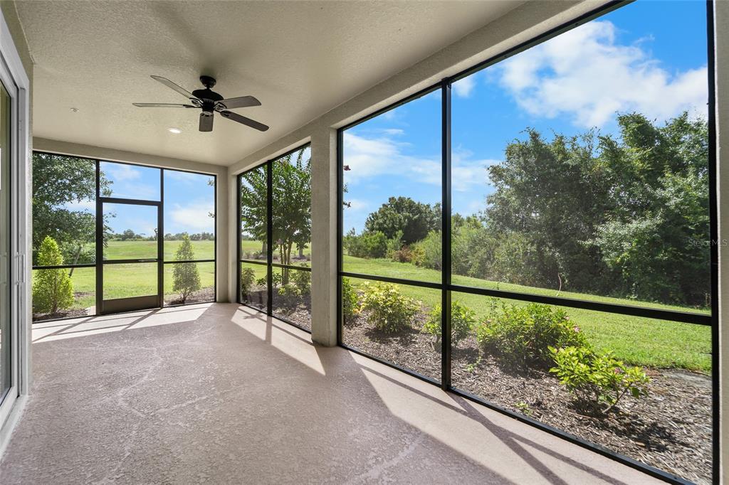 7342 Divot Loop Lakewood Ranch, FL 34202 - Photo 5 of 41