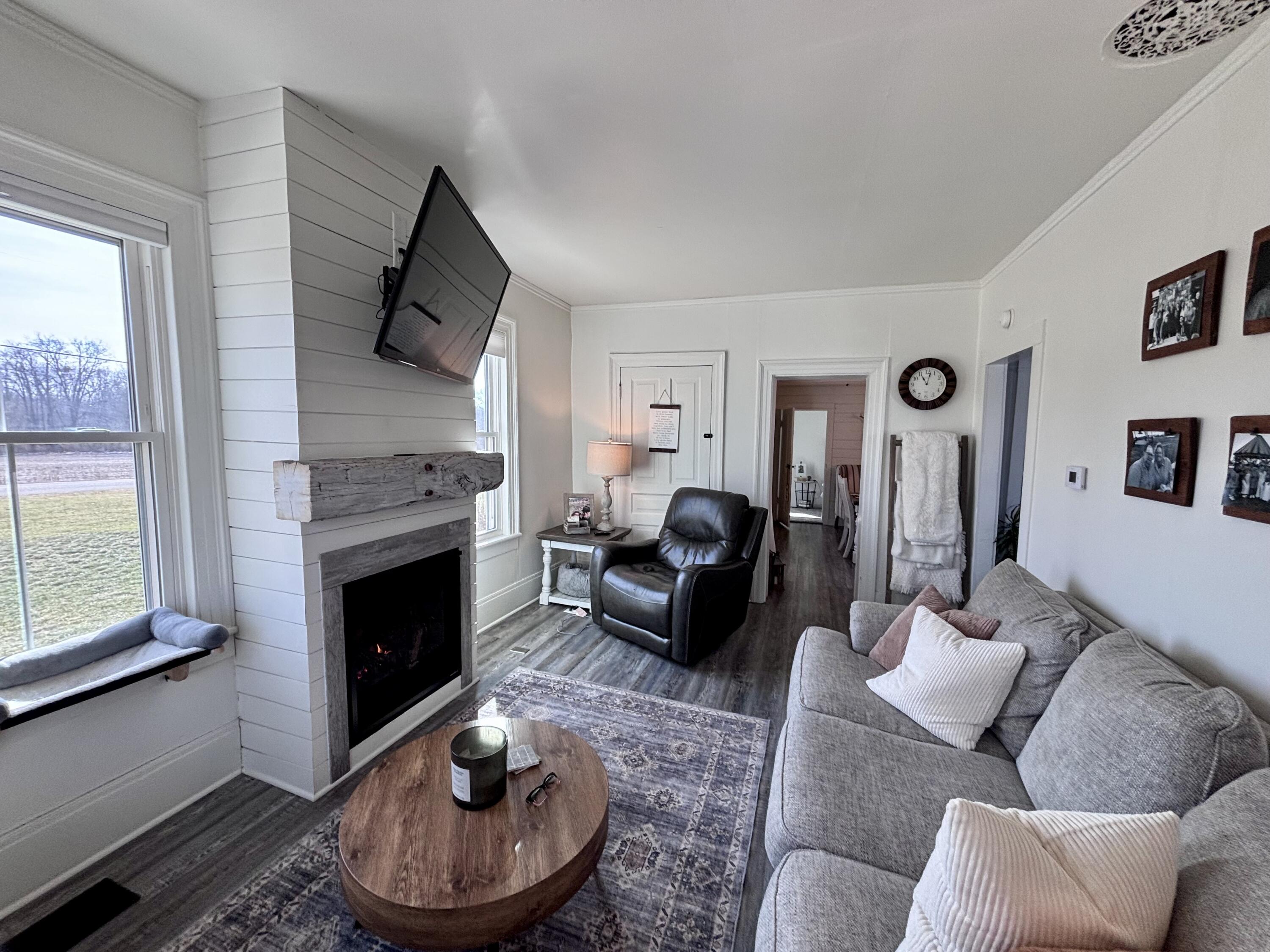 69640 Carls Road Sturgis, MI 49091 - Photo 19 of 63 Living Room
