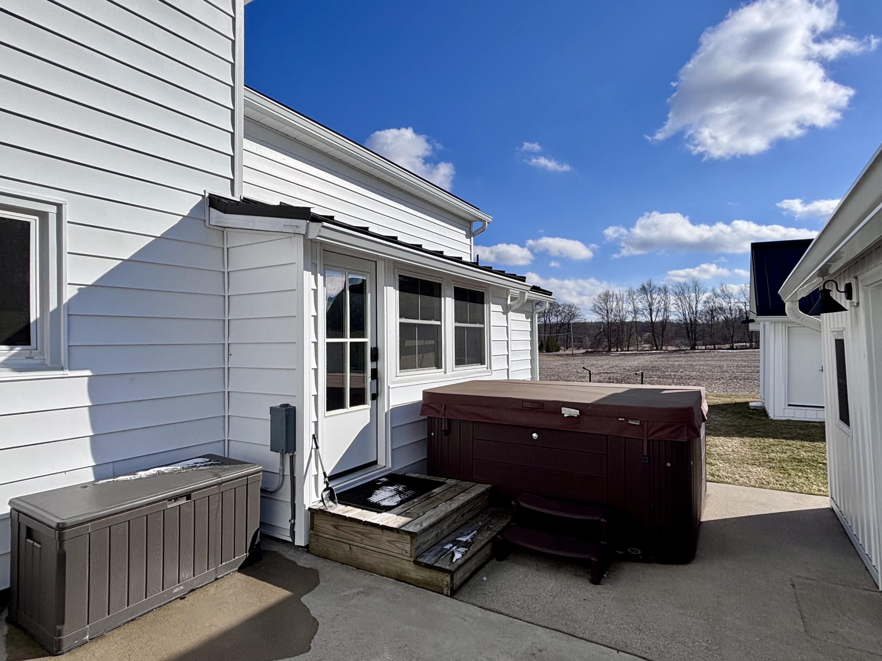 69640 Carls Road Sturgis, MI 49091 - Photo 4 of 63 Hot Tub/Patio