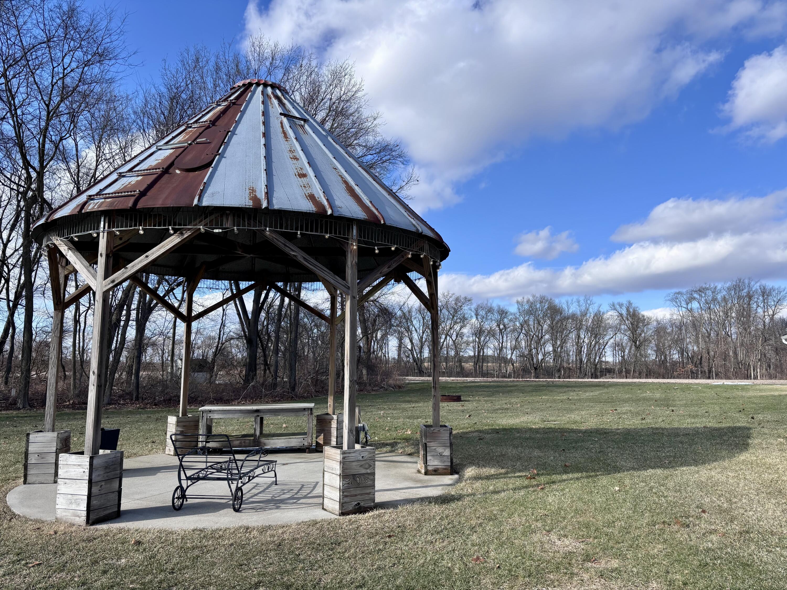69640 Carls Road Sturgis, MI 49091 - Photo 61 of 63 Corn Crib Gazebo