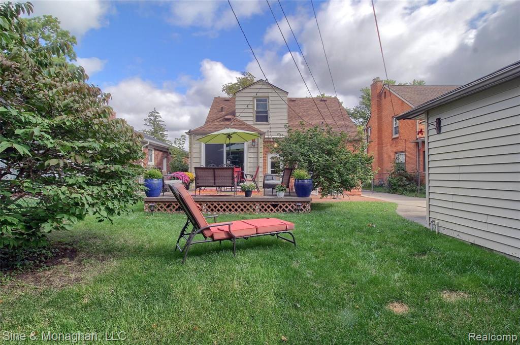 1985 Oxford Road Grosse Pointe Woods, MI 48236 - Photo 26 of 30