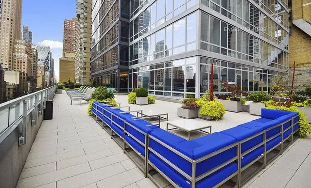 $1,295,000 | 247 West 46th Street, Unit 2604 | Theater District
