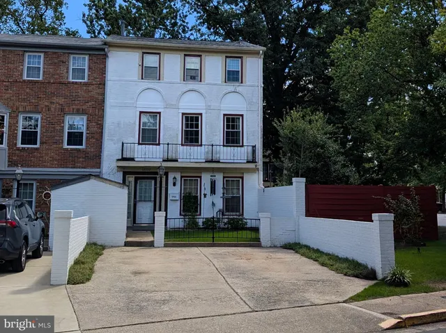 $2,550 | 13133 Putnam Circle, Woodbridge, VA 22191