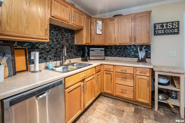 $172,500 | 701 East Campus Drive, Carbondale, IL 62901