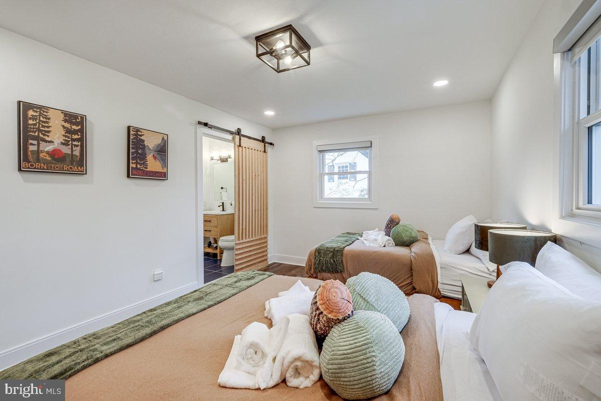9817 Fernwood Road Bethesda, MD 20817 - Photo 14 of 25