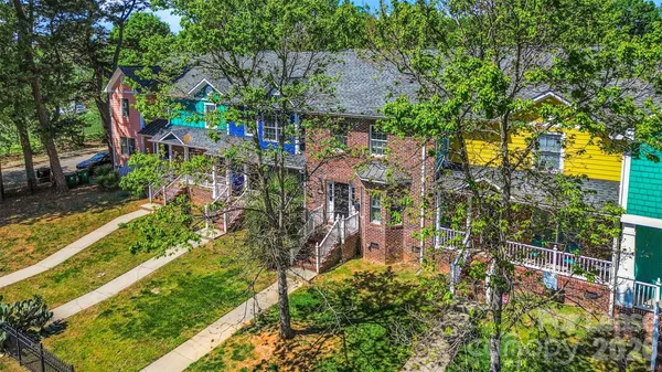 $2,100 | 2020 Lasalle Street, Charlotte, NC 28216