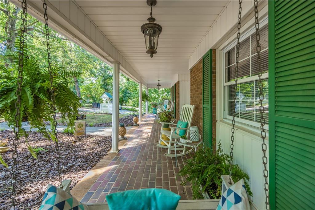 328 Oakgrove Road Asheboro, NC 27205 - Photo 11 of 47 Gallery Image 11
