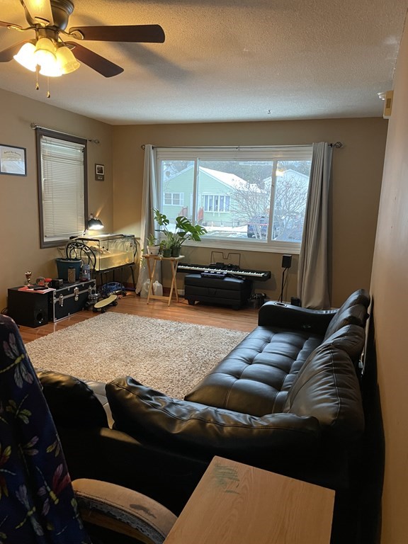 138 Avery Street Springfield, MA 01119 - Photo 3 of 14