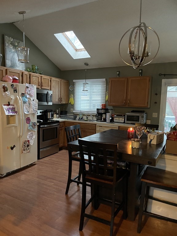 138 Avery Street Springfield, MA 01119 - Photo 4 of 14