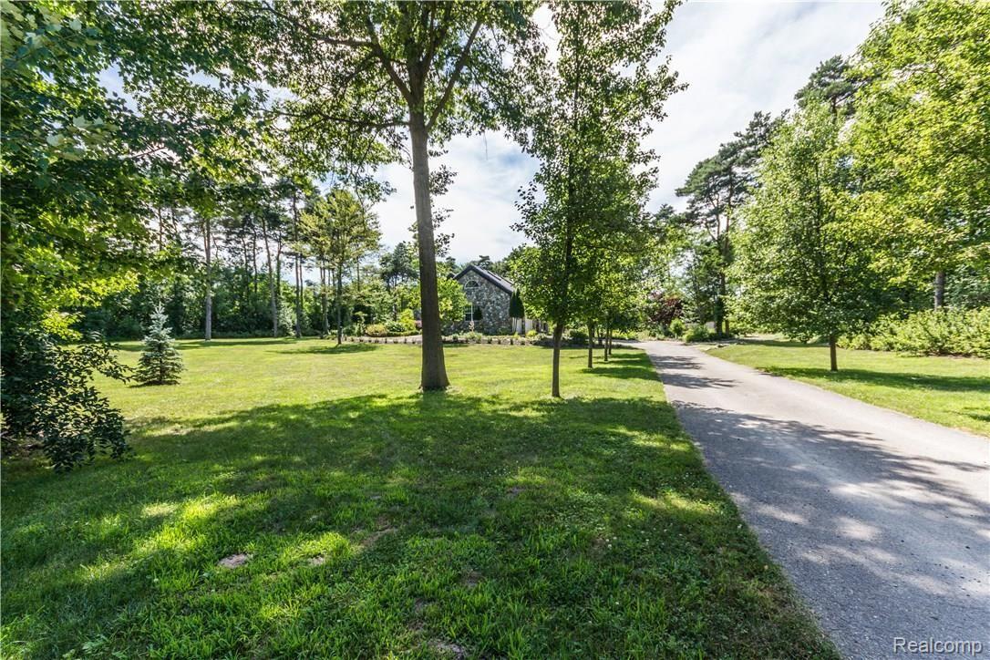 2934 Hadden Road Oakland, MI 48363 - Photo 38 of 60 2934 Hadden-47.jpg
