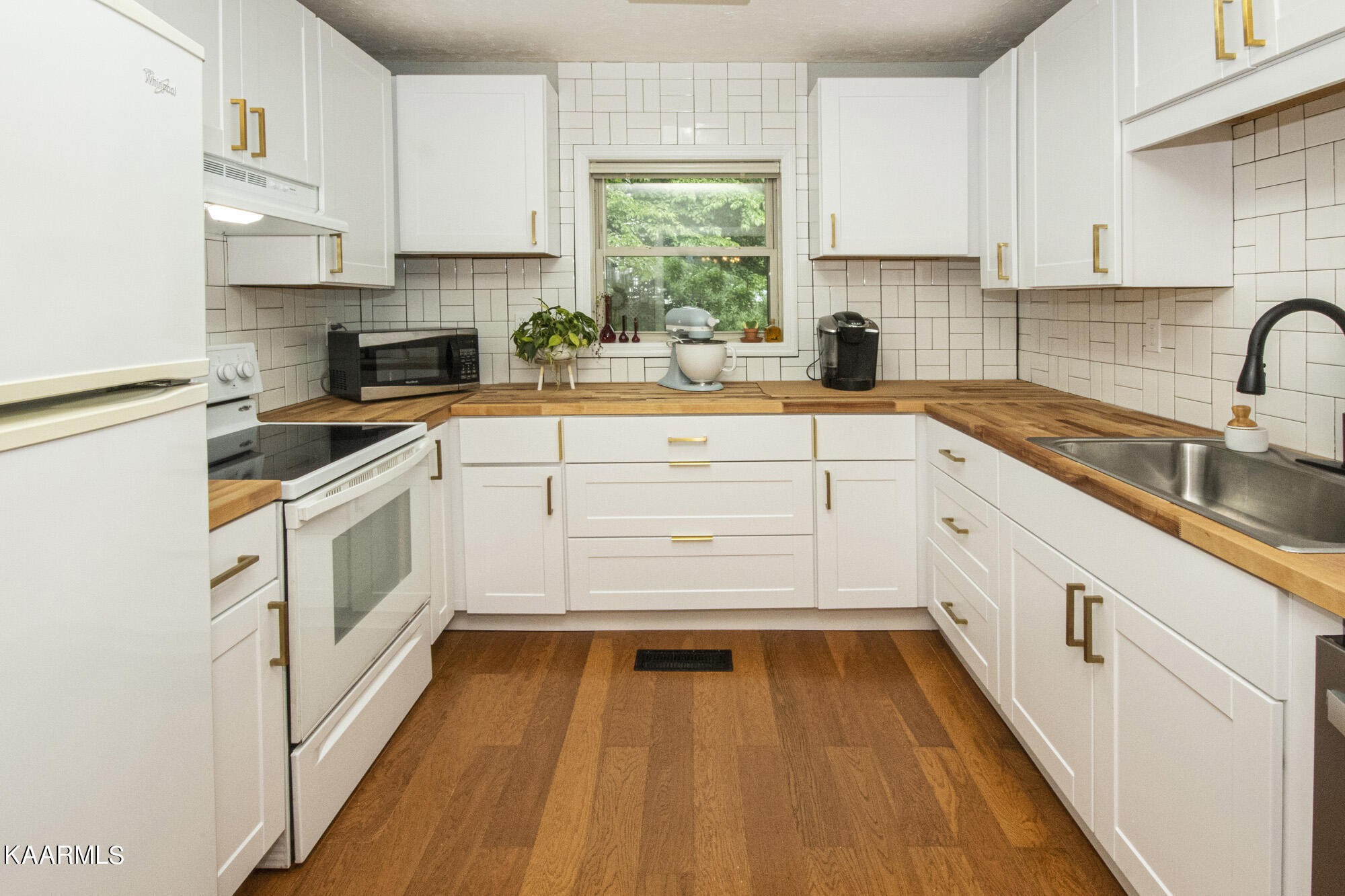 2607 Buffat Mill Road Knoxville, TN 37917 - Photo 3 of 27 Gallery Image 3