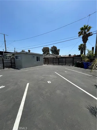 $2,000 | 12008 Roscoe Boulevard, North Hollywood, CA 91605