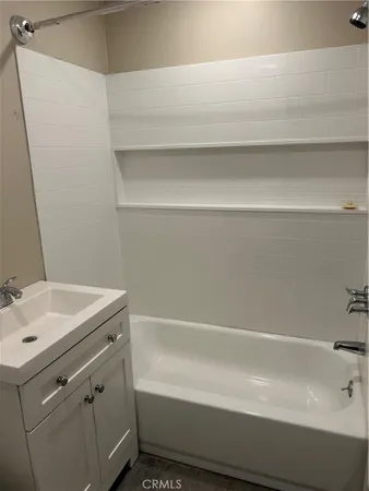 $2,000 | 12008 Roscoe Boulevard, North Hollywood, CA 91605