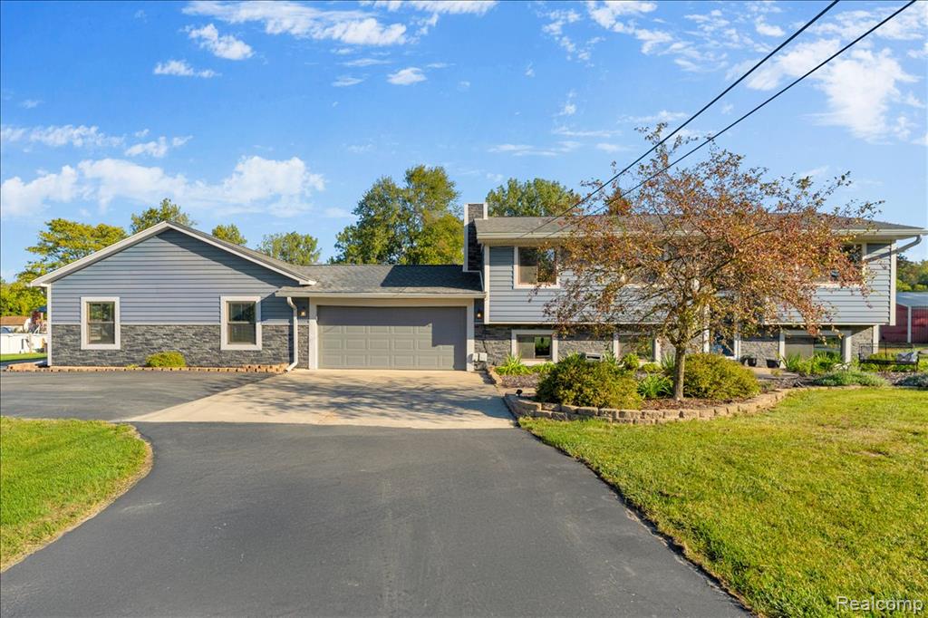 27520 West Road Romulus, MI 48174 - Photo 1 of 71
