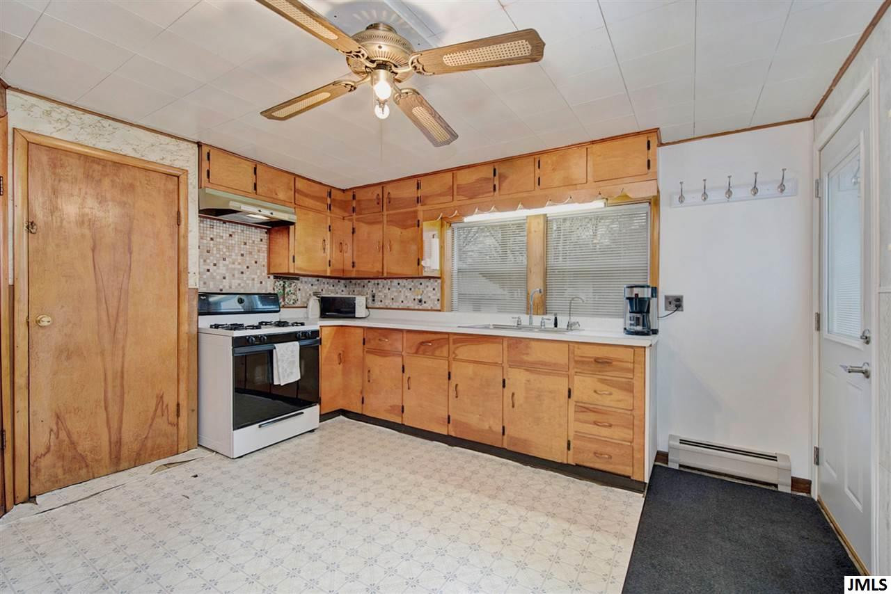 557 7th Street Michigan Center, MI 49254 - Photo 4 of 22 Photo 4