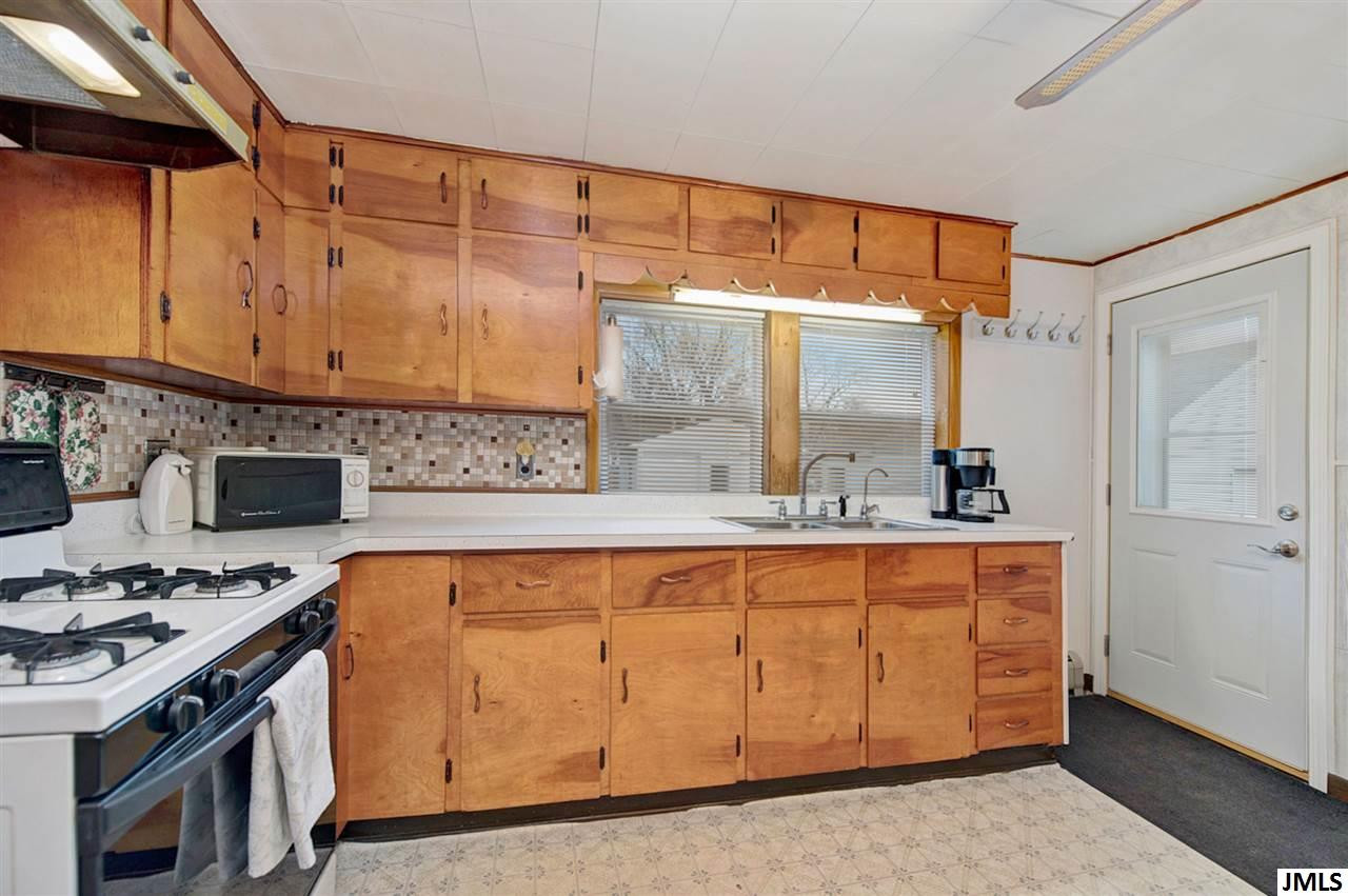 557 7th Street Michigan Center, MI 49254 - Photo 5 of 22 Photo 5