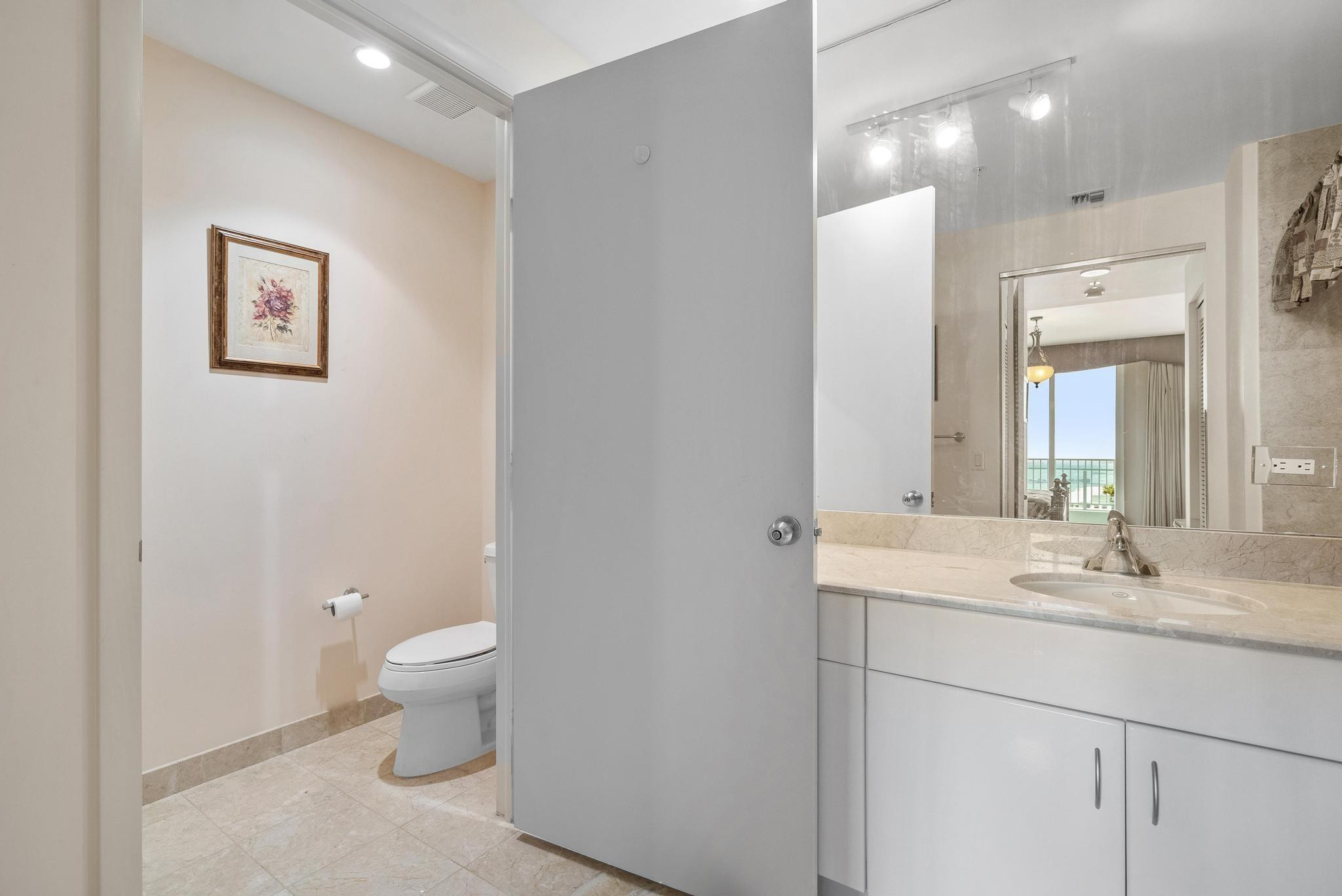 801 Brickell Key Boulevard, Unit 2903 Miami, FL 33131 - Photo 20 of 44 Photo 20