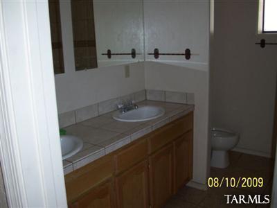 2872 West Bilby Road Tucson, AZ 85746 - Photo 8 of 9 Gallery Image 8