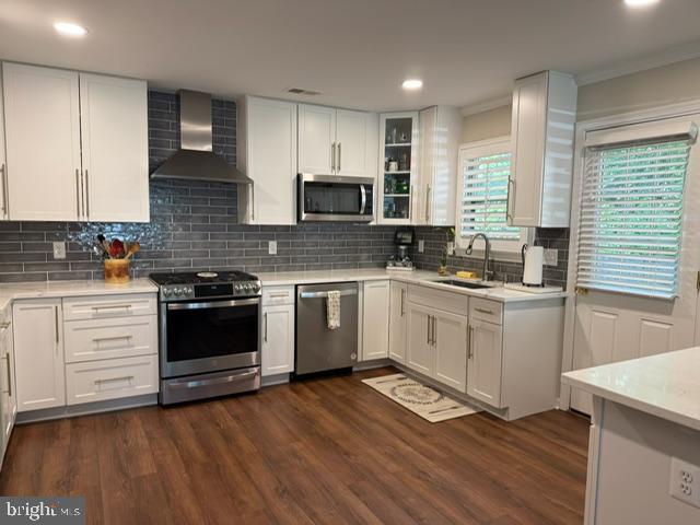 6914 Chelsea Road McLean, VA 22101 - Photo 3 of 12 Fully updated Kitchen